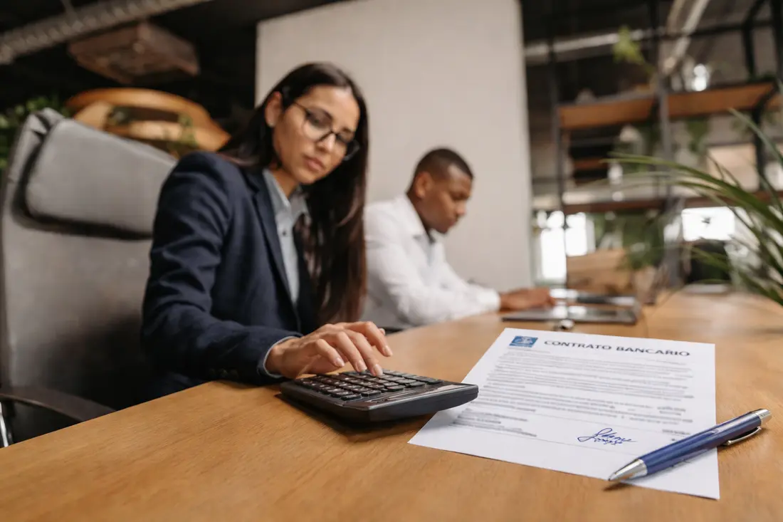 MEI precisa de contador em 2026? Quando é obrigatório e quando vale a pena - MEI Brasil Assessoria